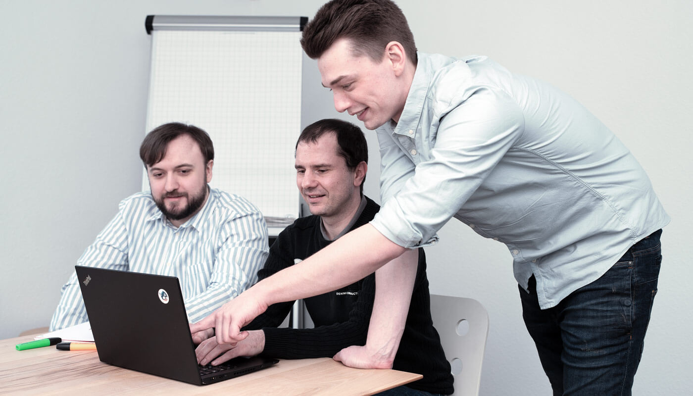 grafik designer stuttgart - dt media group - arocom